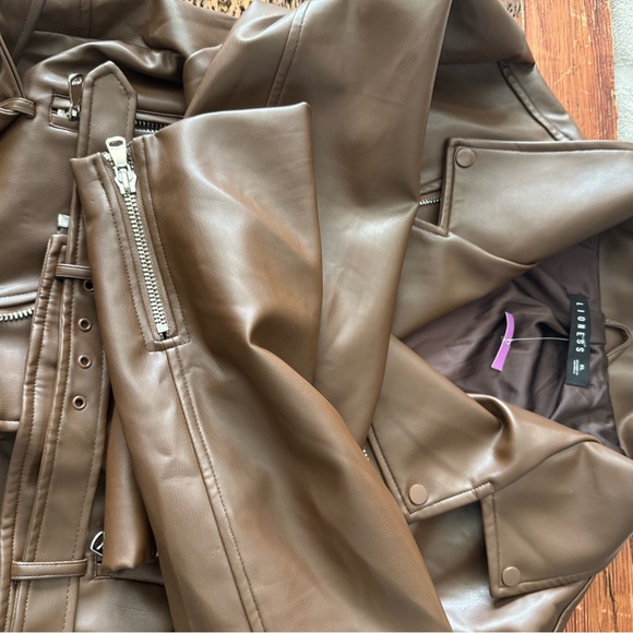 LIONESS BROWN/CAMEL CROPPED FAUX LEATHER JACKET - Picture 4 of 6